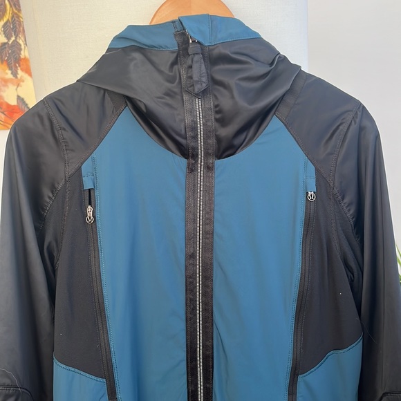 Lululemon Right Round Jacket - Picture 3 of 6